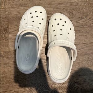 CROCS Womens Comfort Clogs in Cream-size 8